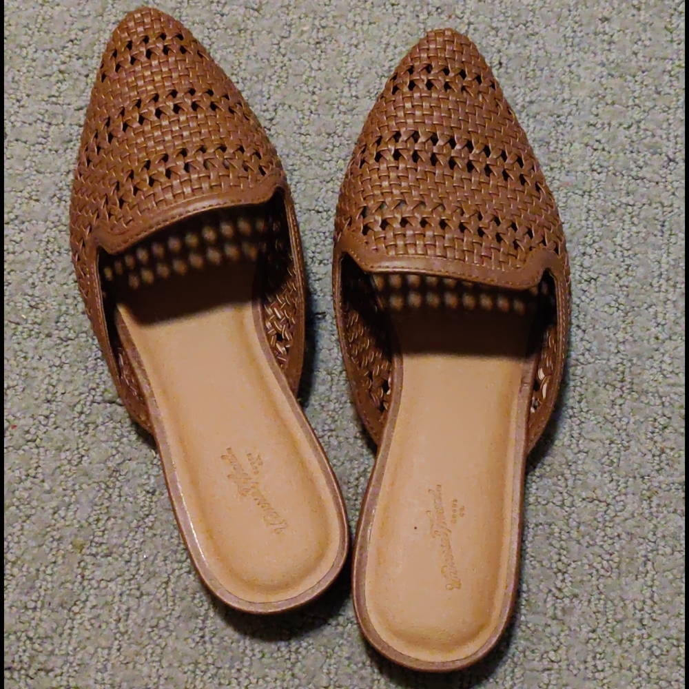 Universal Thread mules